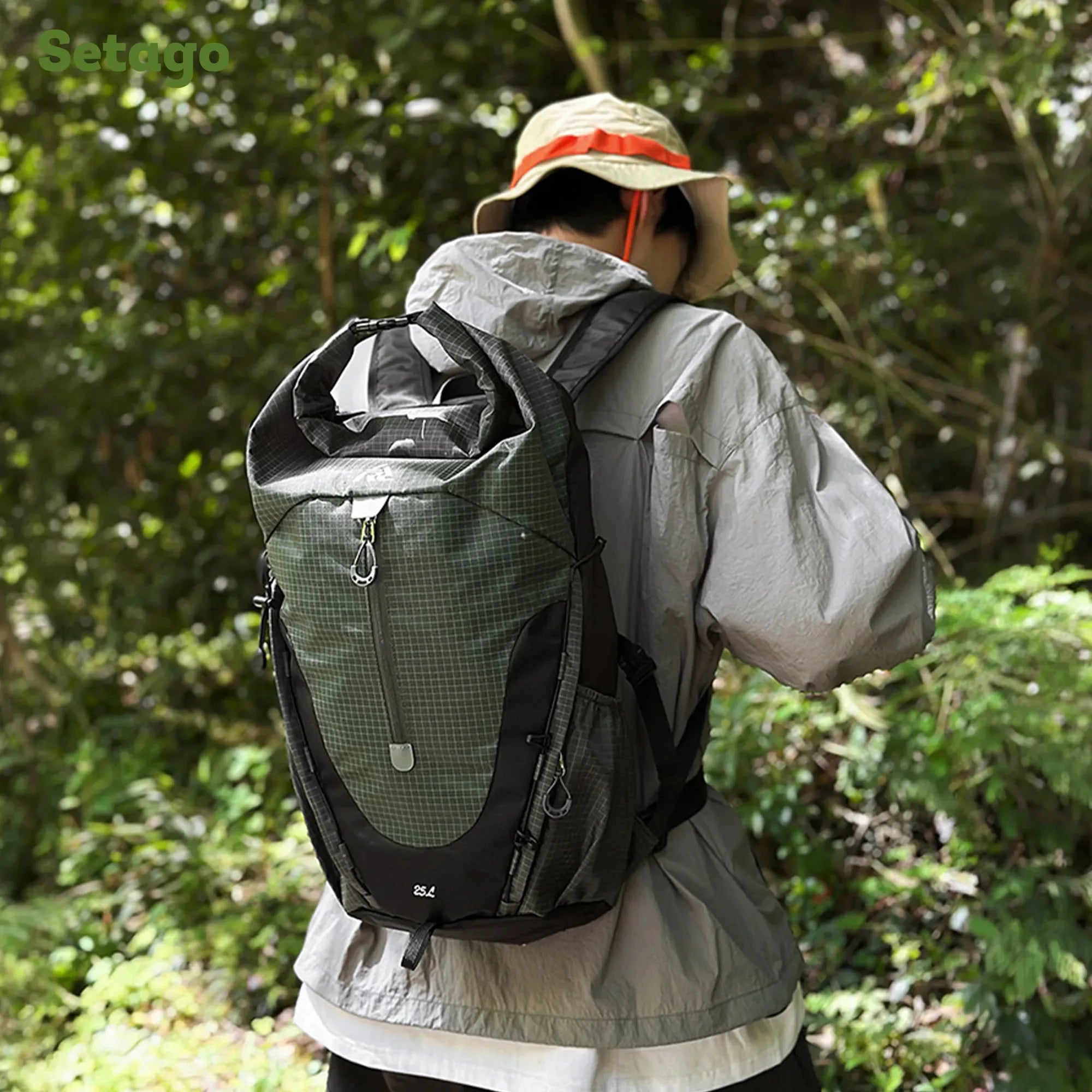 balo-arc-lite-25l-om-sat-lung-khi-van-dong - Setago Travel & Outdoor